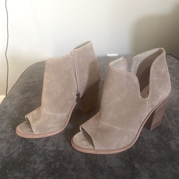 Vince camuto Katleen booties - Picture 1 of 4